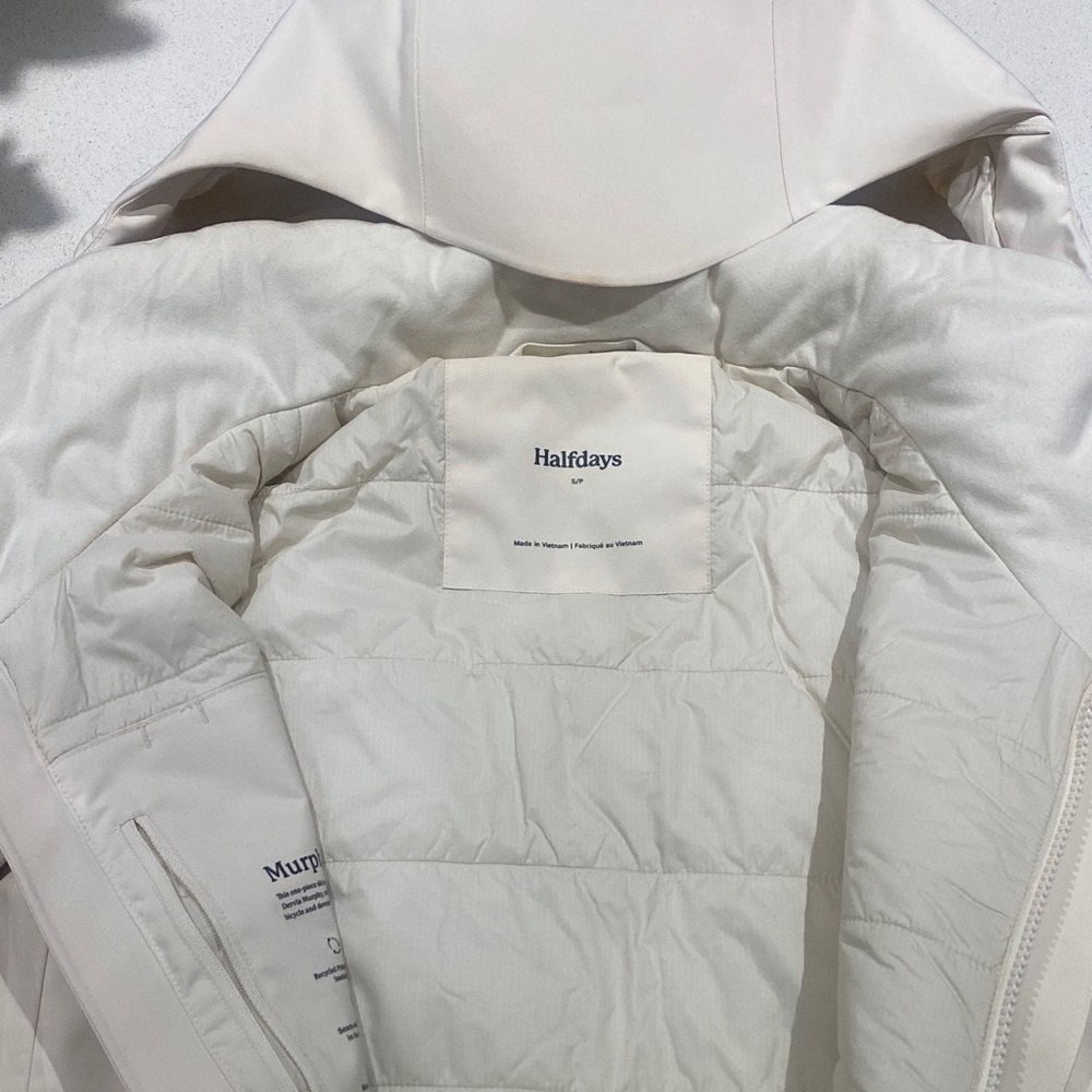 Women's Cream Ski & Snow Jacket - Picture 13 of 16